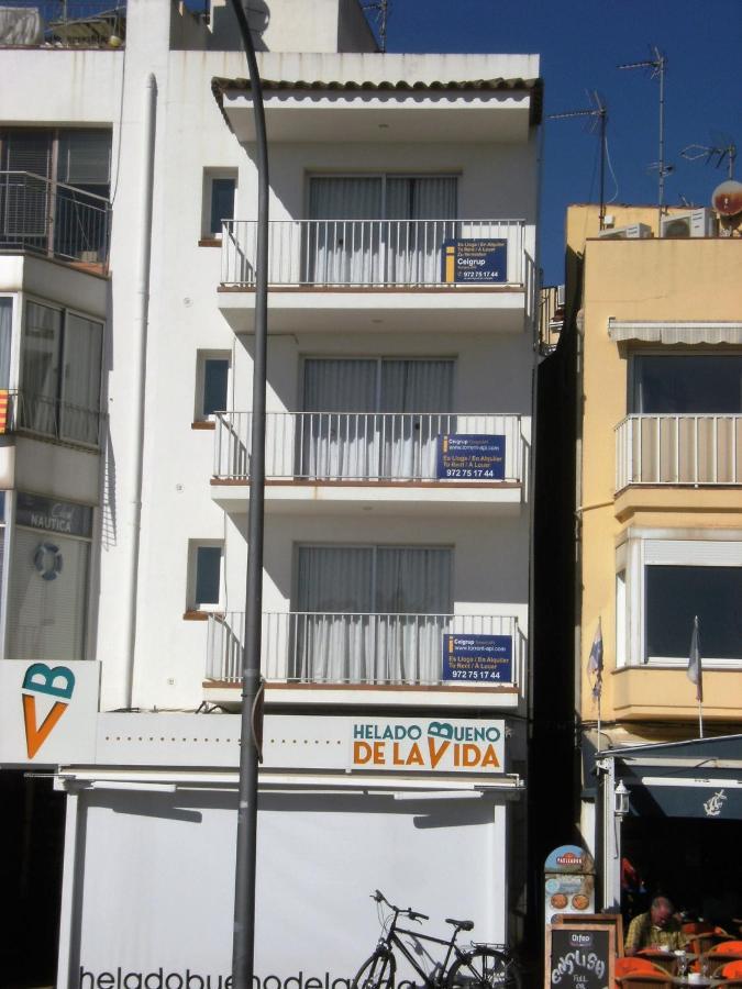 Arts 3 Apartment *